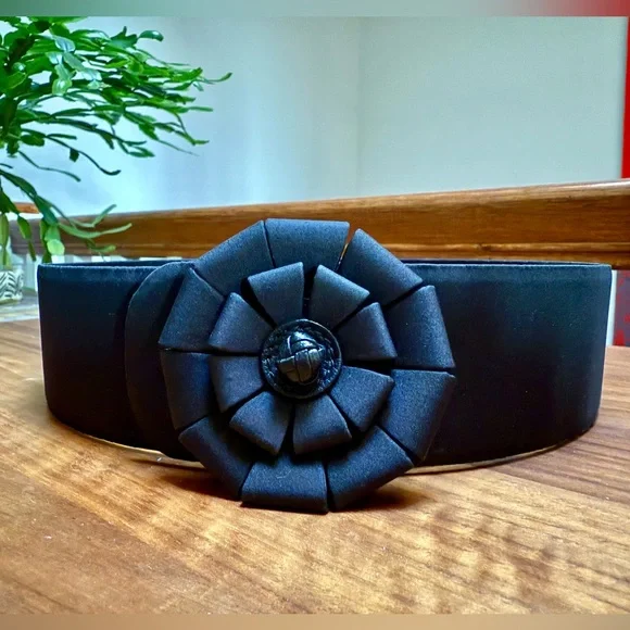 Giambattista Valli Haute Couture Leather & Silk Black Floral Waist Belt - Picture 2 of 11